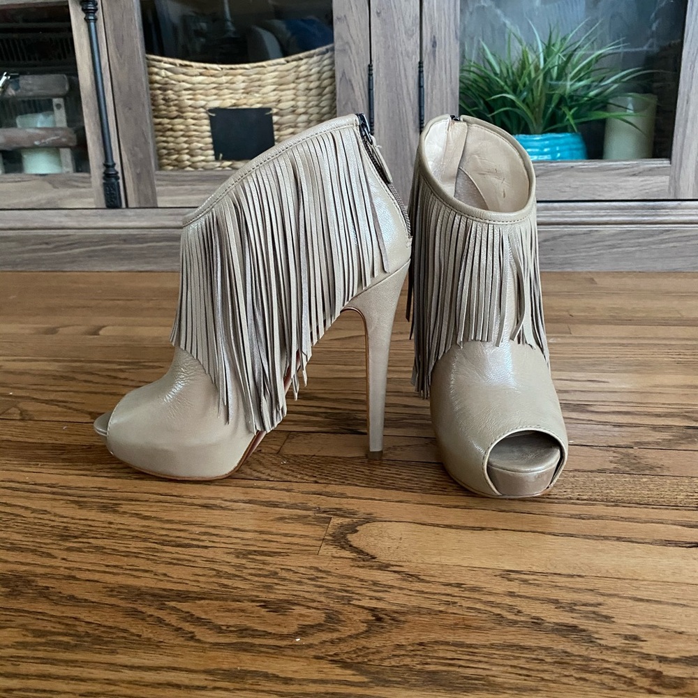 Boutique 9 fringe heel
